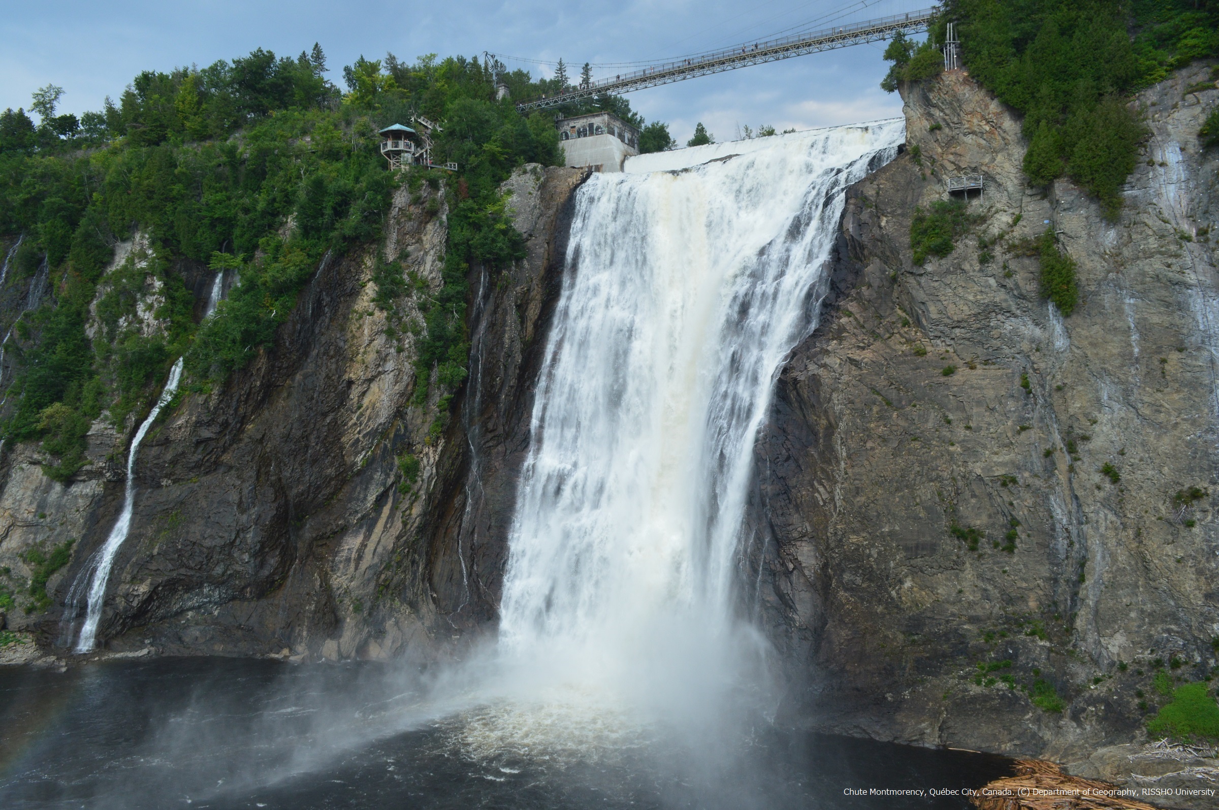 ケベックシティ郊外の大瀑布:モンモランシ―の滝