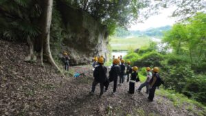  秩父盆地の地層観察 (フィールドワークB)