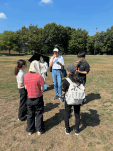 唾液アミラーゼモニターを用いてストレス指数を測定 (フィールドワークE)